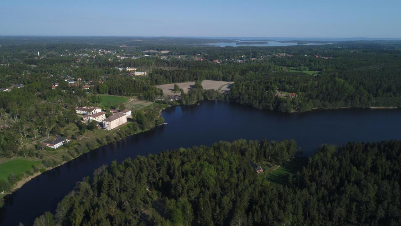 Pensionat Stalldalen Godby Bagian luar foto